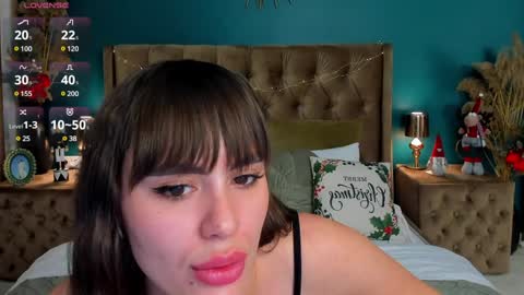 Snapshot of calimoon_ chatting on January 2025 01:52:02 AM Cali online show from January 2025 01:52:02 AM