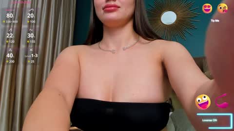 Snapshot of calimoon_ chatting on January 2025 02:47:01 AM Cali online show from January 2025 02:47:01 AM