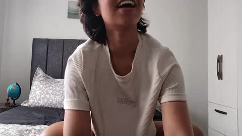 Sofia online show from September 2025 07:14:02 PM