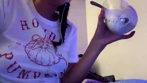 calishop1 online show from October 2025 02:54:02 AM