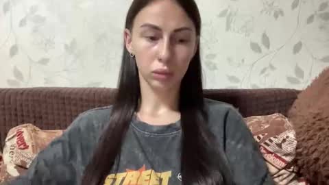 Anna online show from October 2025 09:48:02 PM