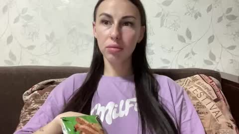 Anna online show from November 2025 07:26:01 PM