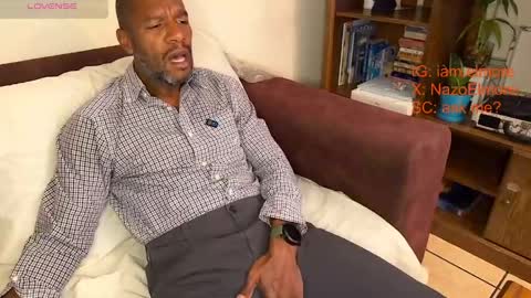 My name is Robert  Dont be shysay hi I love to chat. For requests or dirty talk please use tips  online show from April 2026 04:34:01 AM