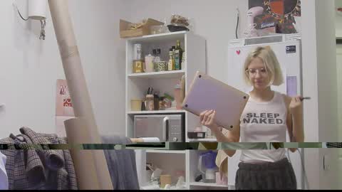 Snapshot of calvia_farey chatting on November 2025 02:32:01 PM calvia_farey online show from November 2025 02:32:01 PM