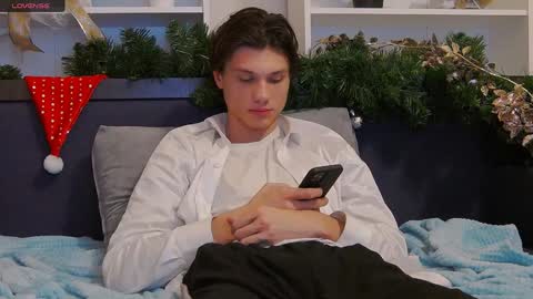 Snapshot of calvin_cay chatting on January 2025 03:02:02 AM Calvin online show from January 2025 03:02:02 AM