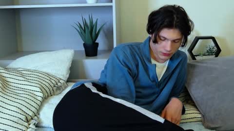 Snapshot of calvin_cay chatting on January 2025 06:02:02 AM Calvin online show from January 2025 06:02:02 AM