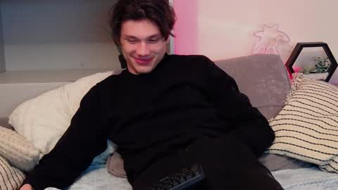 Snapshot of calvin_cay chatting on January 2025 01:04:01 AM Calvin online show from January 2025 01:04:01 AM