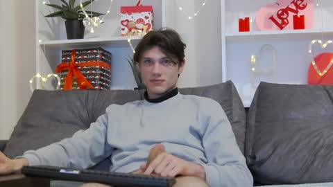 Snapshot of calvin_cay chatting on February 2025 07:40:02 PM Calvin online show from February 2025 07:40:02 PM