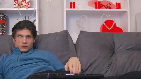 Snapshot of calvin_cay chatting on February 2025 01:41:02 AM Calvin online show from February 2025 01:41:02 AM