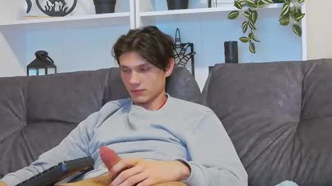 Snapshot of calvin_cay chatting on March 2025 08:21:01 PM Calvin online show from March 2025 08:21:01 PM