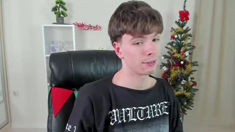 Hey I am Calvin  online show from December 2024 07:11:02 PM