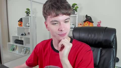 Hey I am Calvin  online show from January 2025 07:11:01 PM