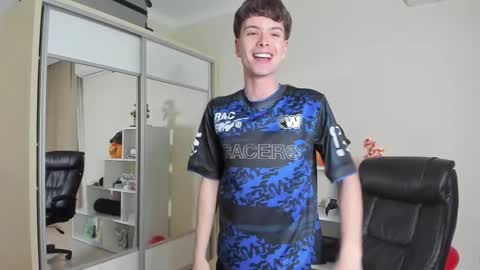 Hey I am Calvin  online show from February 2025 07:16:02 PM