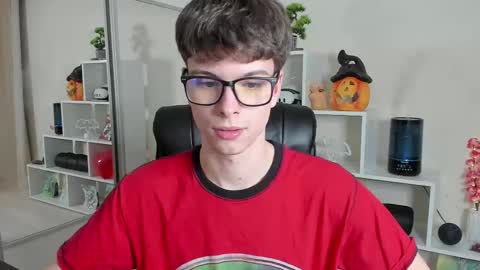 Hey I am Calvin  online show from February 2025 07:10:01 PM