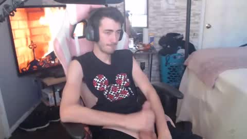 Snapshot of calvin_tanner chatting on December 2024 08:28:02 PM calvin_tanner online show from December 2024 08:28:02 PM