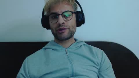 Snapshot of calvinjohnlad chatting on February 2025 09:36:02 PM Calvinjohnlad online show from February 2025 09:36:02 PM