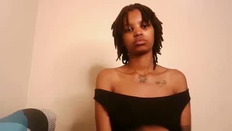 Snapshot of cam_she99 chatting on April 2026 11:03:02 AM sunflower mommy online show from April 2026 11:03:02 AM