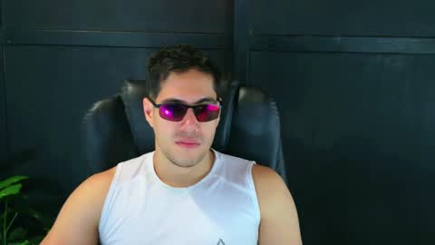 Snapshot of camara110 chatting on March 2025 03:33:01 AM camara110 online show from March 2025 03:33:01 AM