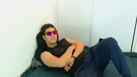 Snapshot of camara110 chatting on October 2025 12:34:01 AM camara110 online show from October 2025 12:34:01 AM