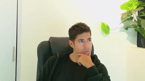 Snapshot of camara110 chatting on November 2025 11:04:02 PM camara110 online show from November 2025 11:04:02 PM