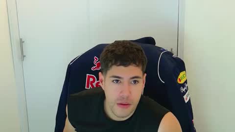 camara110 online show from December 2025 12:05:01 AM