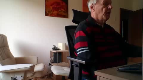 camcologne online show from December 2025 10:31:01 AM