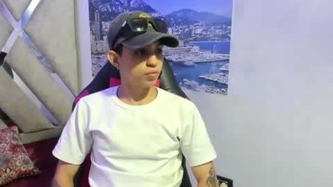 Snapshot of cameron_lux4 chatting on July 2026 03:46:02 AM CAMERON online show from July 2026 03:46:02 AM