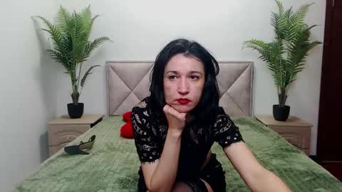 Cameronenns online show from November 2025 08:38:02 PM