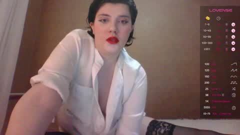 Snapshot of camgirl_xx chatting on September 2025 05:29:02 PM Marta online show from September 2025 05:29:02 PM