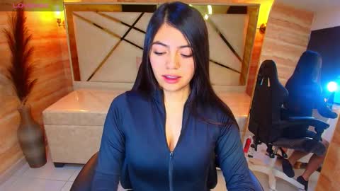 Cami  online show from October 2025 12:48:02 PM