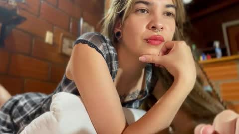 Snapshot of camii19y chatting on September 2025 10:10:02 PM camii19y online show from September 2025 10:10:02 PM