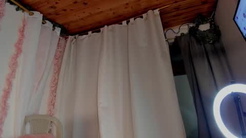 Snapshot of camiilalopee chatting on September 2025 12:21:01 AM Camii Lopez online show from September 2025 12:21:01 AM