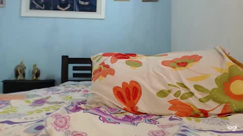 Instagram camila blande1 online show from January 2025 07:40:01 PM