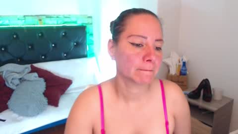 Snapshot of camila_delarosa chatting on September 2025 05:35:02 PM camila online show from September 2025 05:35:02 PM