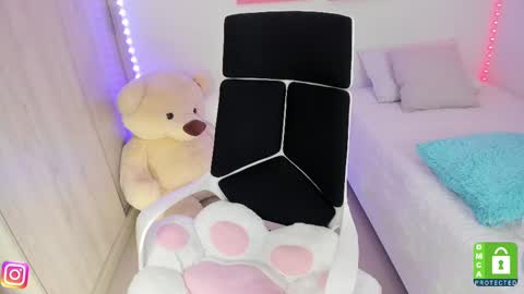  C A M I  online show from February 2025 12:16:01 AM