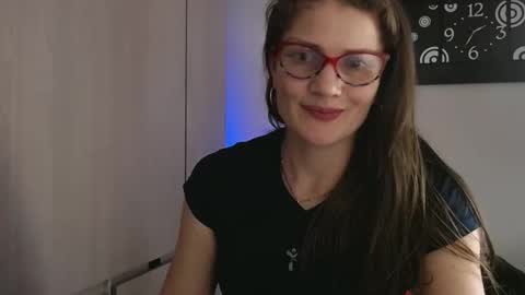 Camila ventura online show from November 2025 07:37:01 PM
