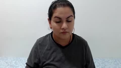 Camila Villaneva online show from October 2025 12:00:01 AM