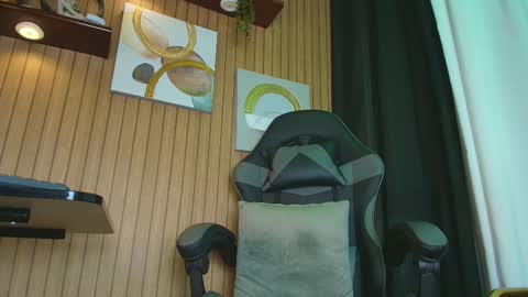    online show from November 2025 06:14:01 AM