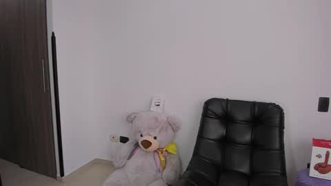 Camila online show from December 2025 08:06:02 PM