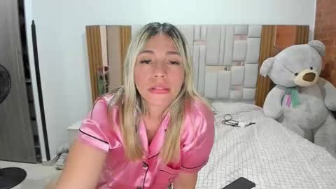 Camila online show from March 2026 03:54:02 AM