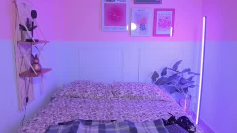 Camila  online show from September 2025 11:46:02 AM