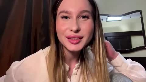 Miki online show from March 2026 02:22:02 PM