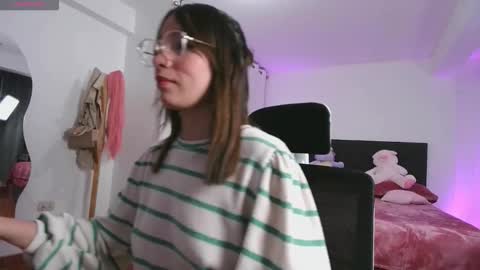 Camill Belrose online show from October 2025 09:49:02 PM