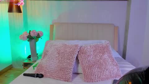 Camille Lynn online show from September 2025 01:31:02 AM