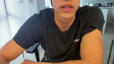 Snapshot of camilo__ chatting on May 2026 10:07:01 PM camilo online show from May 2026 10:07:01 PM