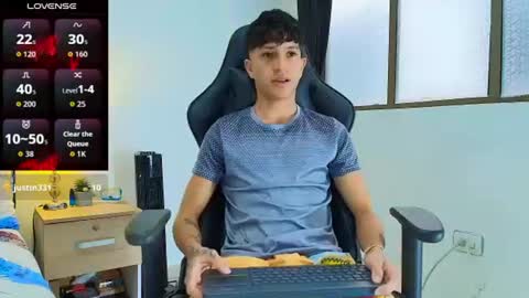 Snapshot of camilobass_ chatting on June 2026 07:46:01 PM Camilo Bass online show from June 2026 07:46:01 PM