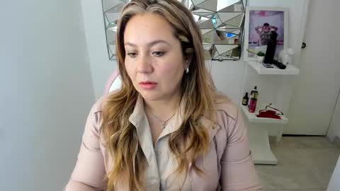 camixxx_m online show from December 2025 12:32:02 PM