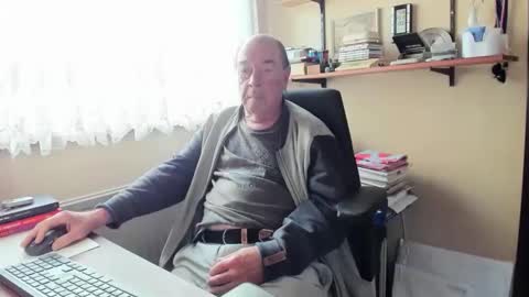 Cammee online show from October 2025 10:49:01 AM