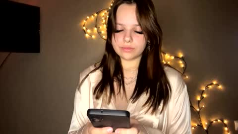 Vicky online show from September 2025 03:28:01 PM