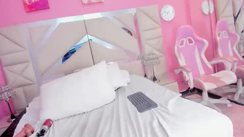 Lily Campbell online show from May 2026 06:09:01 PM